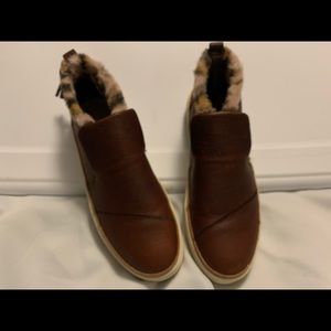 TOMS Paxton brown leather boots